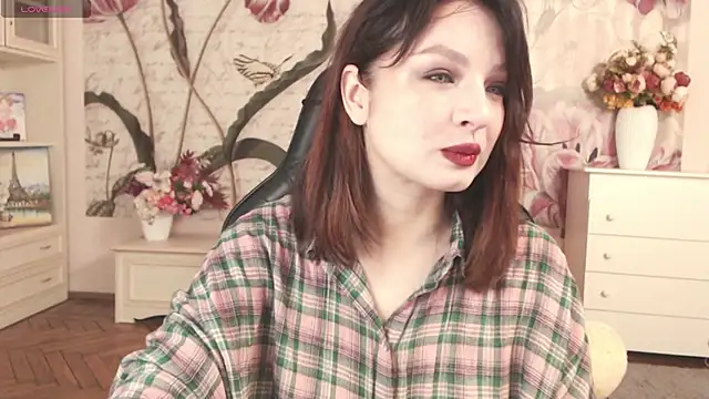 Snapshot of BritneyBarker chatting on October 28, 3:07 am BritneyBarker online show from October 28, 3:07 am