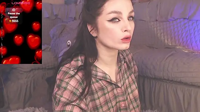 Snapshot of BritneyBarker chatting on March 22, 12:49 am BritneyBarker online show from March 22, 12:49 am