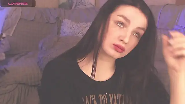 Snapshot of BritneyBarker chatting on March 19, 5:08 am BritneyBarker online show from March 19, 5:08 am