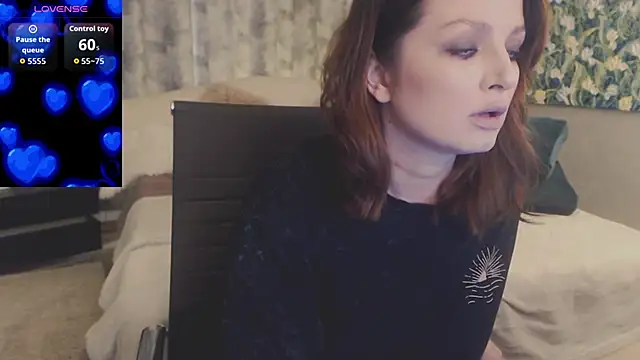 Snapshot of BritneyBarker chatting on June 18, 3:50 pm BritneyBarker online show from June 18, 3:50 pm