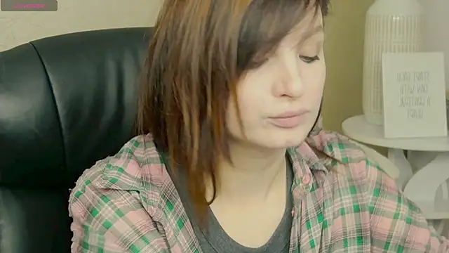 Snapshot of BritneyBarker chatting on November 22, 9:30 am BritneyBarker online show from November 22, 9:30 am