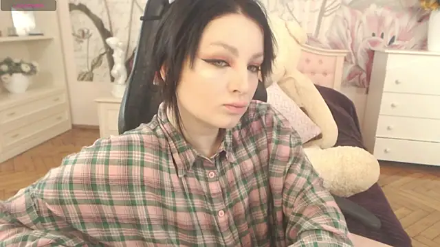 BritneyBarker online show from April 14, 8:14 pm