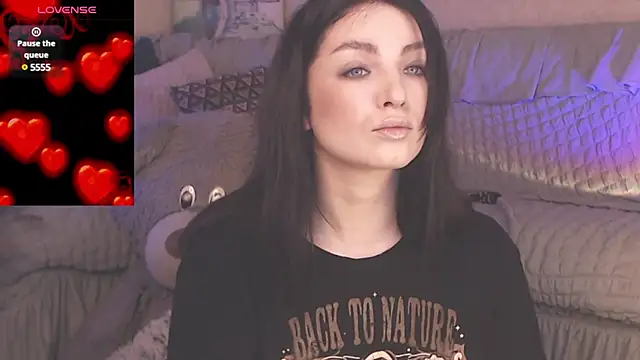 Snapshot of BritneyBarker chatting on March 15, 1:41 am BritneyBarker online show from March 15, 1:41 am