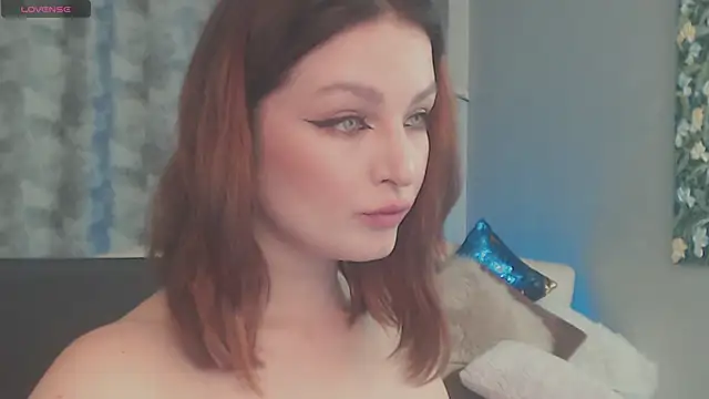 Snapshot of BritneyBarker chatting on June 21, 6:14 pm BritneyBarker online show from June 21, 6:14 pm