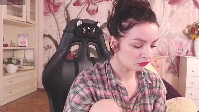 Snapshot of BritneyBarker chatting on September 14, 3:07 am BritneyBarker online show from September 14, 3:07 am