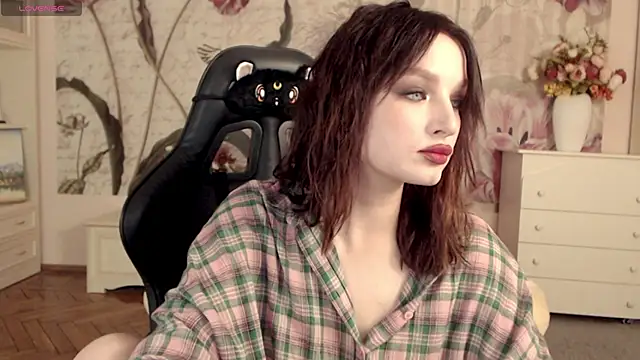 Snapshot of BritneyBarker chatting on November 18, 7:28 pm BritneyBarker online show from November 18, 7:28 pm