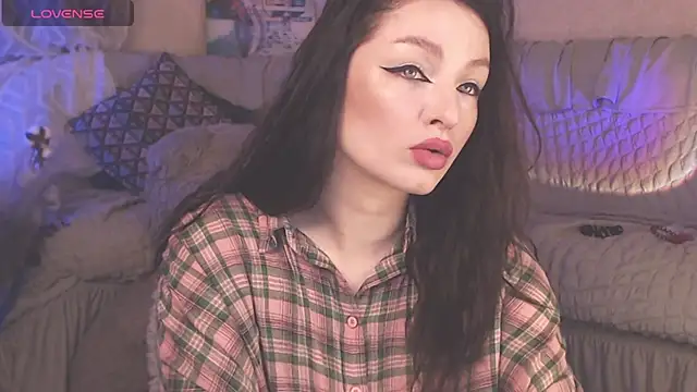 Snapshot of BritneyBarker chatting on March 12, 1:36 am BritneyBarker online show from March 12, 1:36 am