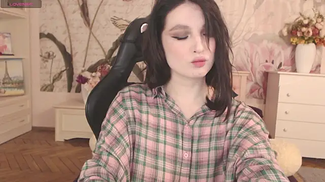 BritneyBarker online show from January 6, 12:03 am