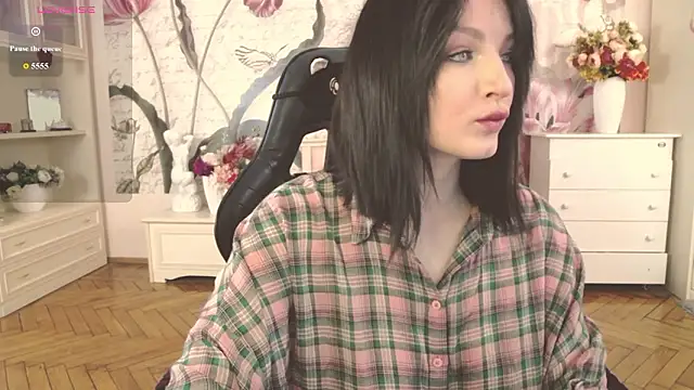 BritneyBarker online show from March 13, 4:06 am