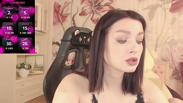 Snapshot of BritneyBarker chatting on September 9, 1:49 am BritneyBarker online show from September 9, 1:49 am