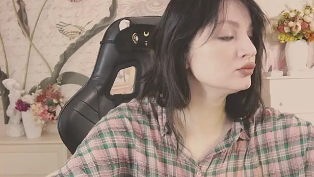 BritneyBarker online show from February 14, 3:51 am