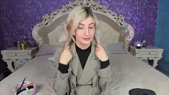 wawmom online show from March 11, 4:56 pm