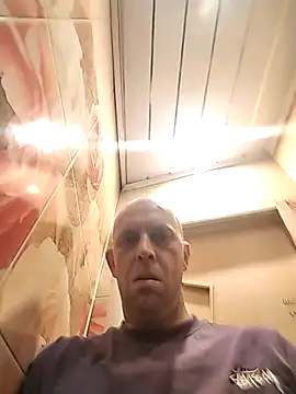 Snapshot of MaxDevilWhite chatting on November 9, 10:36 pm MaxDevilWhite online show from November 9, 10:36 pm