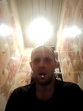 Snapshot of MaxDevilWhite chatting on January 27, 12:01 am MaxDevilWhite online show from January 27, 12:01 am