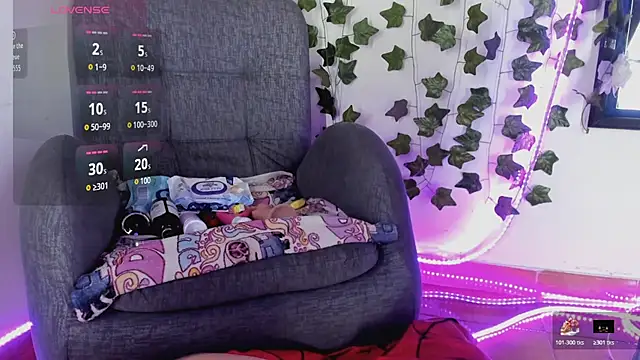 saray  jones online show from March 26, 3:32 pm