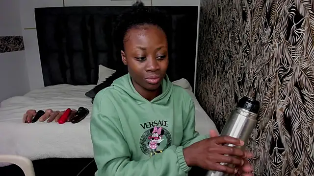 Sara Naugty online show from November 21, 12:59 pm