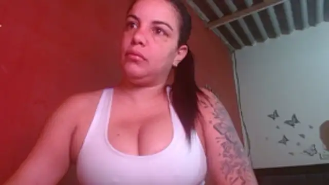 Snapshot of Tammyymilf chatting on November 15, 6:56 pm Tammyymilf online show from November 15, 6:56 pm