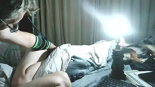 Snapshot of xylegs chatting on June 21, 2:50 am xylegs online show from June 21, 2:50 am