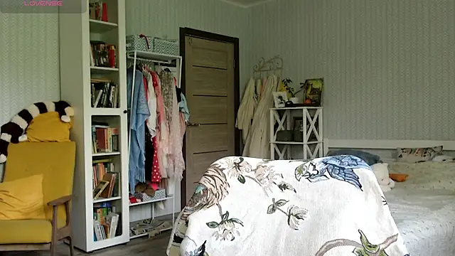 Snapshot of Soffya_Soy chatting on June 14, 6:58 am Soffya Soy online show from June 14, 6:58 am