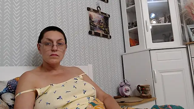 Snapshot of Soffya_Soy chatting on June 7, 10:48 pm Soffya Soy online show from June 7, 10:48 pm