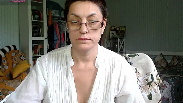 Snapshot of Soffya_Soy chatting on July 5, 5:47 am Soffya Soy online show from July 5, 5:47 am