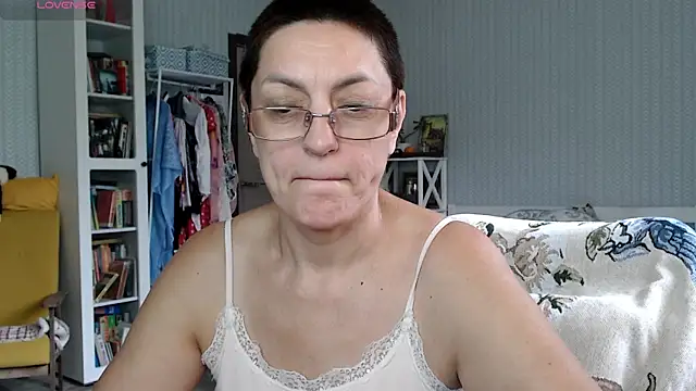 Snapshot of Soffya_Soy chatting on June 19, 8:31 am Soffya Soy online show from June 19, 8:31 am