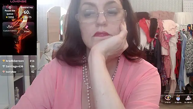 Soffya Soy online show from February 8, 9:45 pm