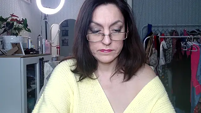 Soffya Soy online show from March 1, 8:31 pm