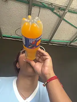 Snapshot of CamiiGarcia chatting on November 12, 7:51 pm CamiiGarcia online show from November 12, 7:51 pm