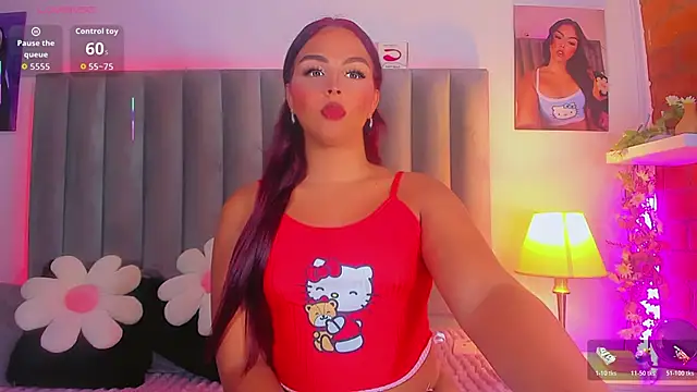 Snapshot of CamiiGarcia chatting on October 31, 3:58 am CamiiGarcia online show from October 31, 3:58 am