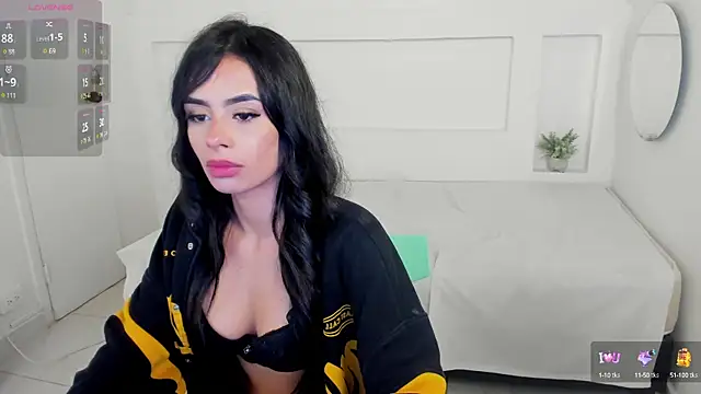 Snapshot of AnaisOwen3 chatting on February 14, 3:47 pm AnaisOwen3 online show from February 14, 3:47 pm