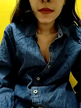 Snapshot of cute_IndianBabe chatting on March 16, 1:59 am cute IndianBabe online show from March 16, 1:59 am