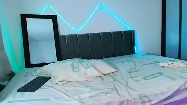 Snapshot of gisell363472 chatting on November 14, 1:31 am gisell363472 online show from November 14, 1:31 am