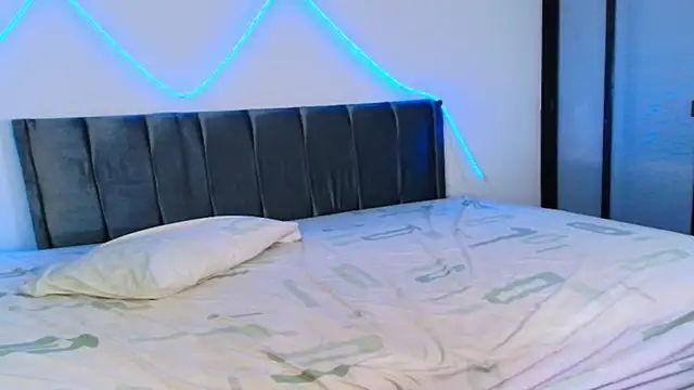 Snapshot of gisell363472 chatting on November 20, 12:55 am gisell363472 online show from November 20, 12:55 am