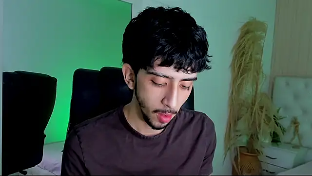 Snapshot of Alezzandro_ chatting on September 12, 8:30 pm Alezzandro online show from September 12, 8:30 pm