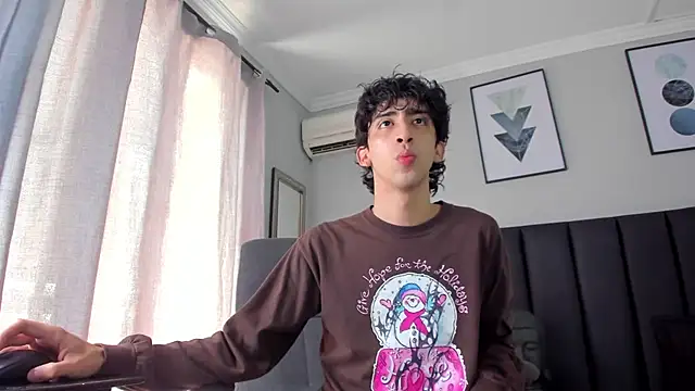 Snapshot of Alezzandro_ chatting on March 18, 1:55 pm Alezzandro online show from March 18, 1:55 pm