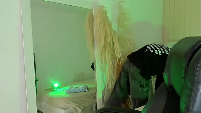 Snapshot of Alezzandro_ chatting on September 26, 8:05 pm Alezzandro online show from September 26, 8:05 pm