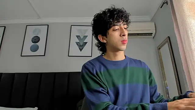 Snapshot of Alezzandro_ chatting on March 20, 1:15 pm Alezzandro online show from March 20, 1:15 pm