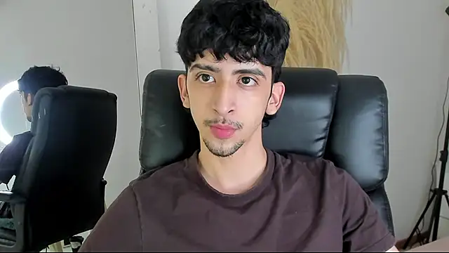 Snapshot of Alezzandro_ chatting on October 15, 8:50 pm Alezzandro online show from October 15, 8:50 pm