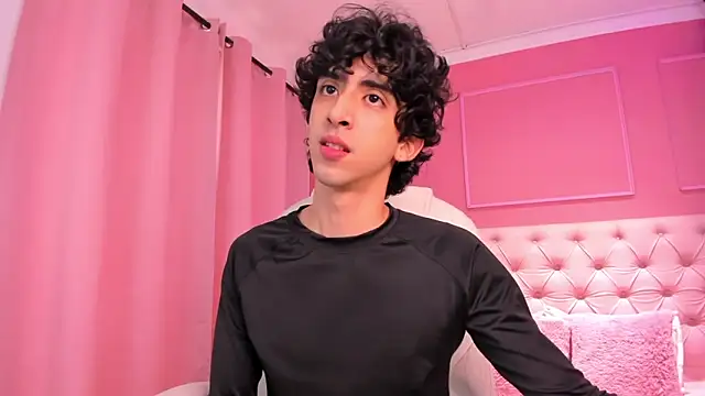 Snapshot of Alezzandro_ chatting on February 10, 2:05 pm Alezzandro online show from February 10, 2:05 pm