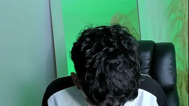 Snapshot of Alezzandro_ chatting on September 20, 8:36 pm Alezzandro online show from September 20, 8:36 pm