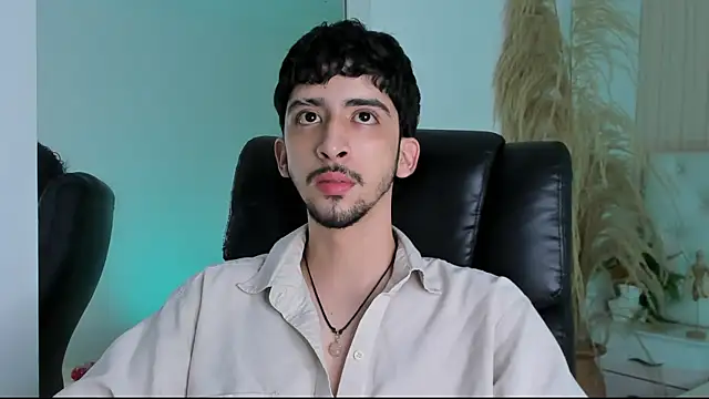 Snapshot of Alezzandro_ chatting on September 9, 8:40 pm Alezzandro online show from September 9, 8:40 pm