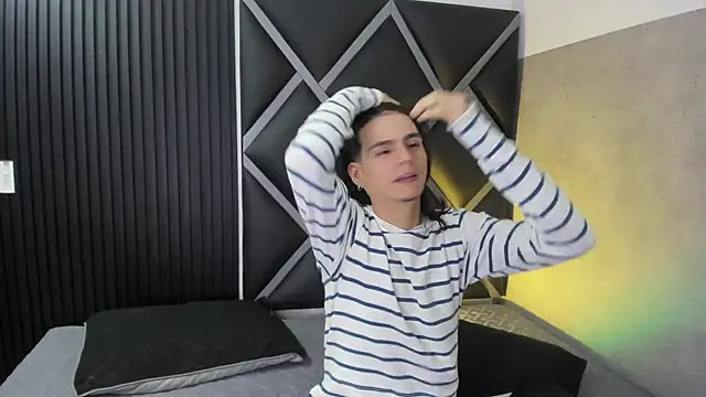 Snapshot of Martshall09 chatting on October 28, 9:47 pm Martshall09 online show from October 28, 9:47 pm