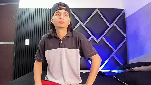 Snapshot of Martshall09 chatting on October 27, 9:16 pm Martshall09 online show from October 27, 9:16 pm