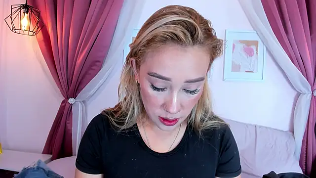 Lannajansen online show from April 17, 2:09 pm