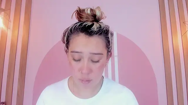 Lannajansen online show from March 14, 1:39 pm