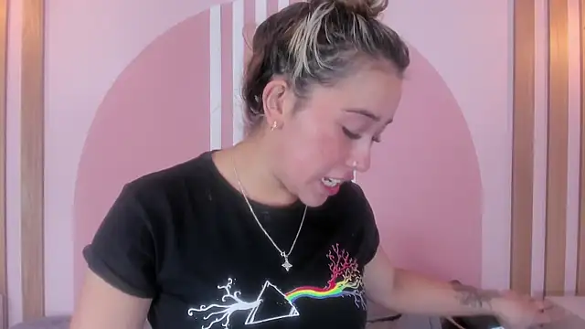 Lannajansen online show from March 5, 1:08 pm