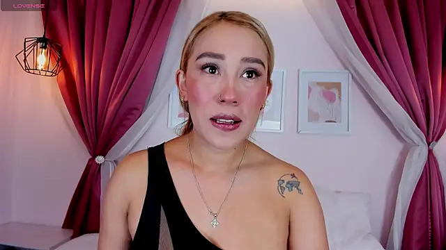 Lannajansen online show from April 15, 2:21 pm