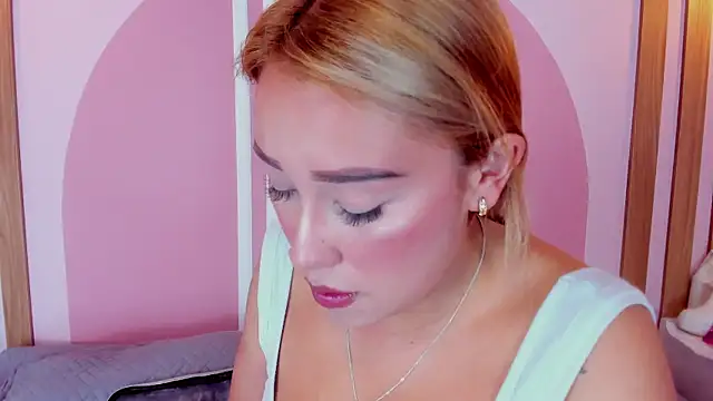 Lannajansen online show from April 10, 1:07 pm