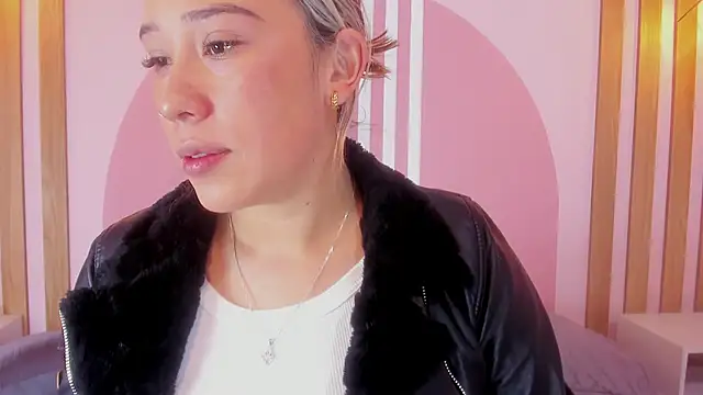 Lannajansen online show from March 3, 1:29 pm